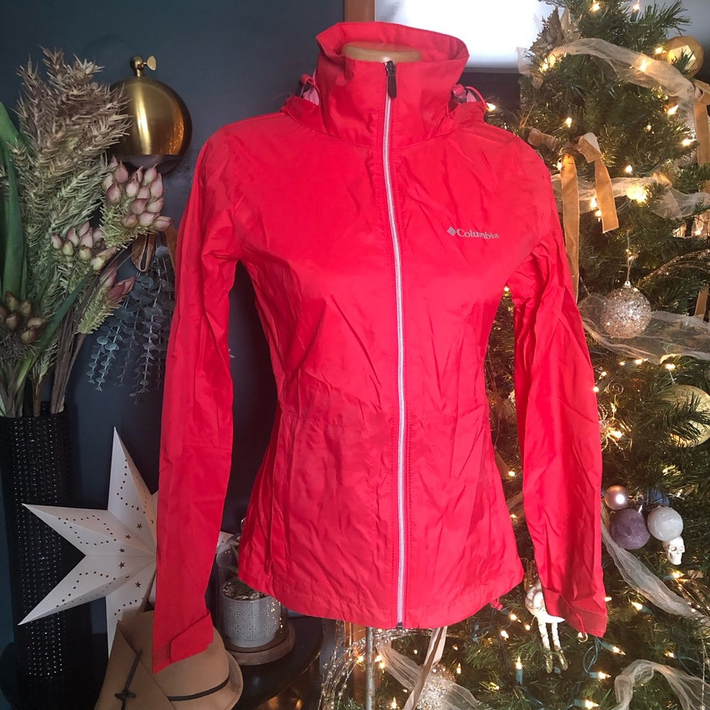 Columbia Women's Red/Pink Windbreaker